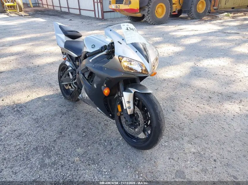 YAMAHA YZFR1 2002. Lot# 43674756. VIN JYARN10E62A001074. Photo 1