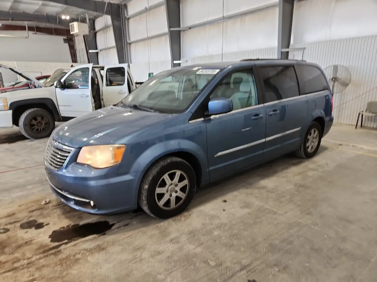 CHRYSLER MINIVAN 2011. Lot# 84243705. VIN 2A4RR5DG6BR798265. Photo 1