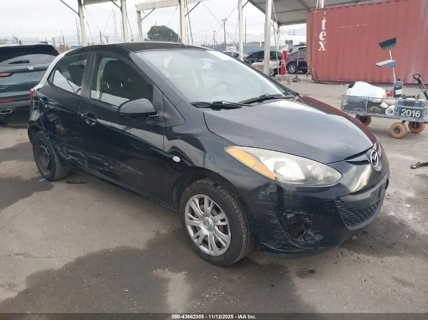 MAZDA MAZDA2 2014. Lot# 43682305. VIN JM1DE1KZ2E0186801. Photo 1