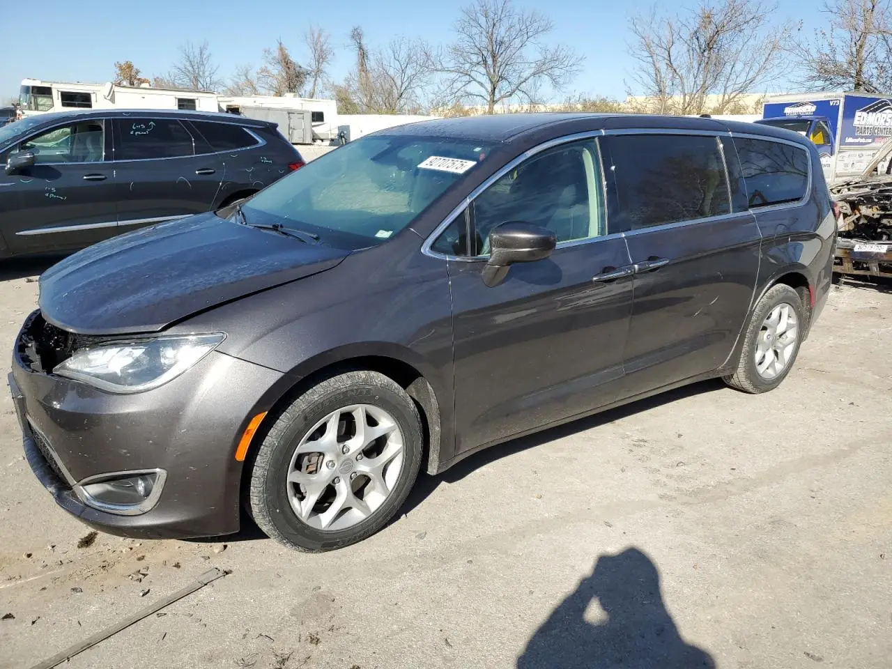 CHRYSLER PACIFICA 2018. Lot# 92707575. VIN 2C4RC1FG1JR123273. Photo 1