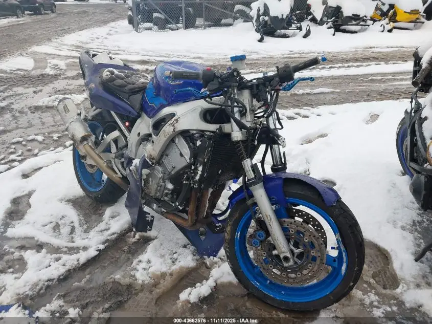 YAMAHA YZFR6 1999. Lot# 43662576. VIN JYARJ04E4XA004854. Photo 1