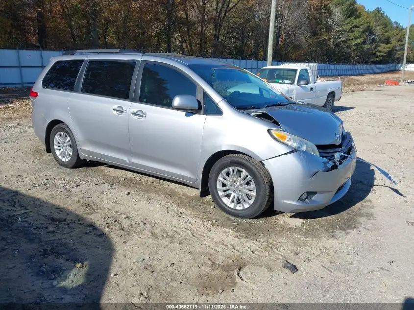 TOYOTA SIENNA 2012. Lot# 43662719. VIN 5TDYK3DC7CS199679. Photo 1