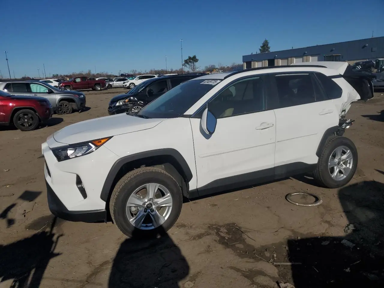 TOYOTA RAV4 2021. Lot# 92409735. VIN 2T3P1RFV6MC185452. Photo 1