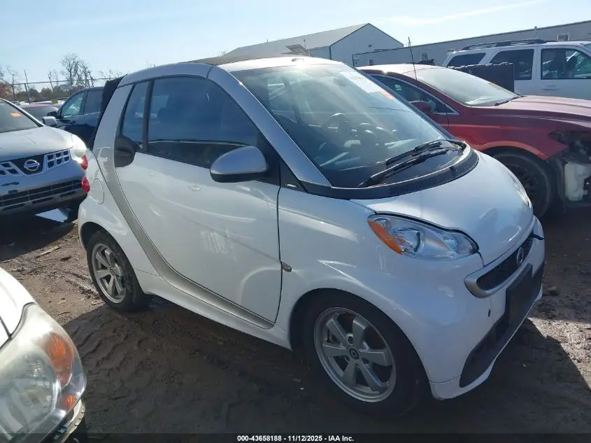 SMART FORTWO 2013. Lot# 43658188. VIN WMEEK3BAXDK582630. Photo 1