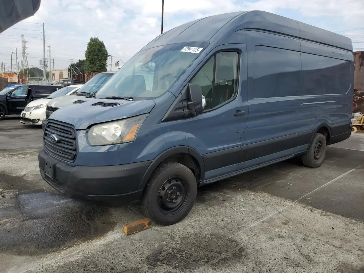 FORD TRANSIT 2019. Lot# 92944425. VIN 1FTYR3XM6KKB33906. Photo 1