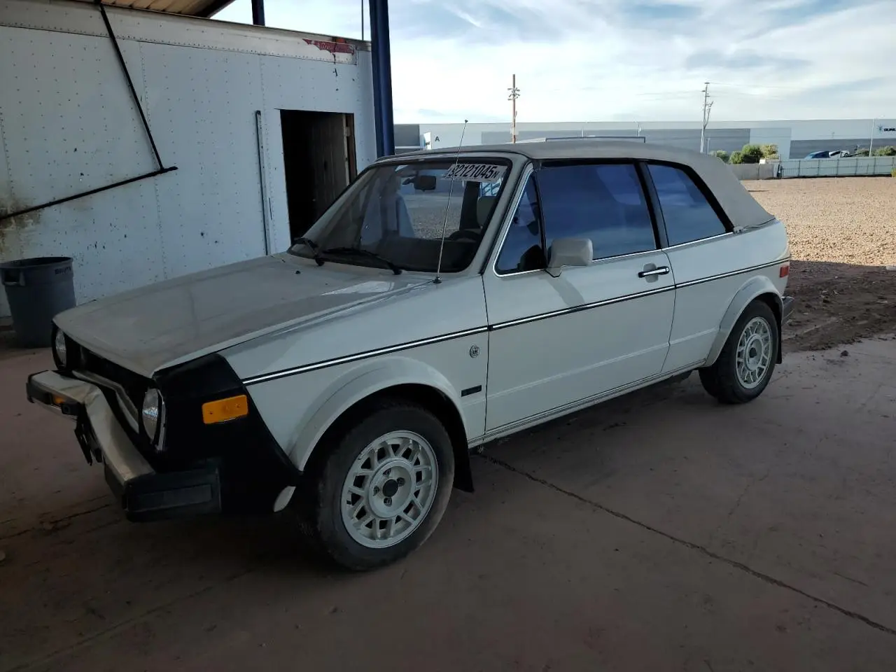 VOLKSWAGEN CABRIO 1987. Lot# 92121045. VIN WVWCA0158HK024387. Photo 1