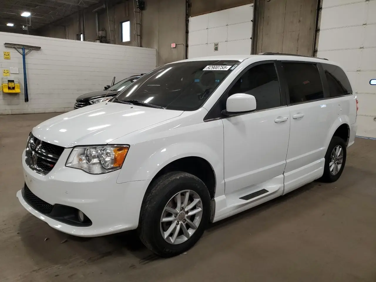 DODGE CARAVAN 2019. Lot# 92900755. VIN 2C4RDGCG2KR755169. Photo 1