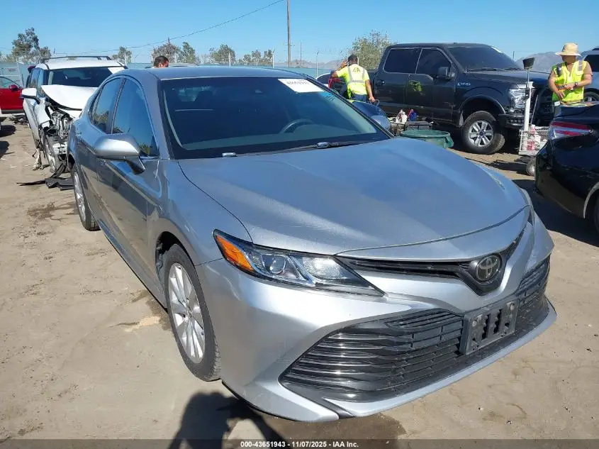 TOYOTA CAMRY 2018. Lot# 43651943. VIN 4T1B11HK4JU055929. Photo 1