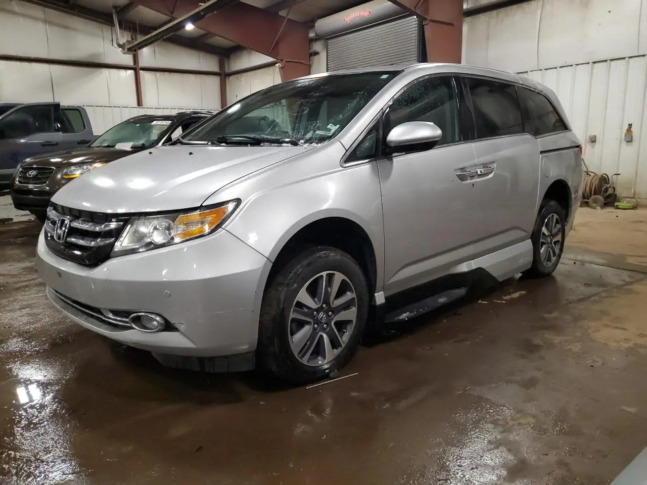 HONDA ODYSSEY 2015. Lot# 92494165. VIN 5FNRL5H93FB041067. Photo 1