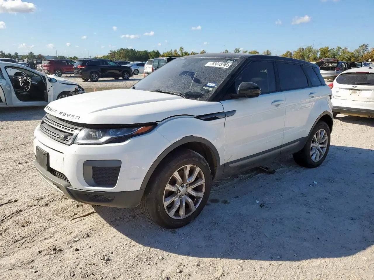 LAND ROVER RANGEROVER 2017. Lot# 92843965. VIN SALVP2BGXHH196185. Photo 1