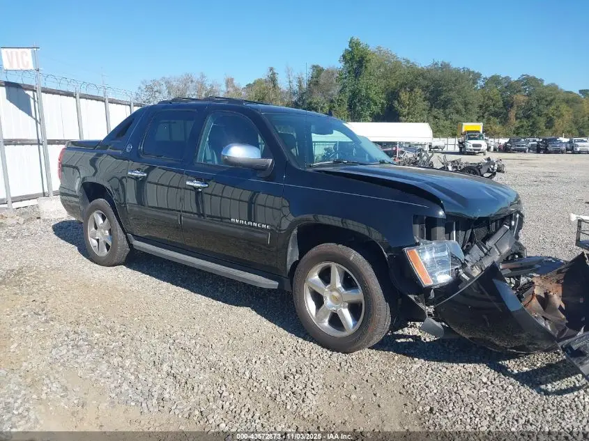 CHEVROLET AVALANCHE 2013. Lot# 43572873. VIN 3GNTKFE73DG379648. Photo 1