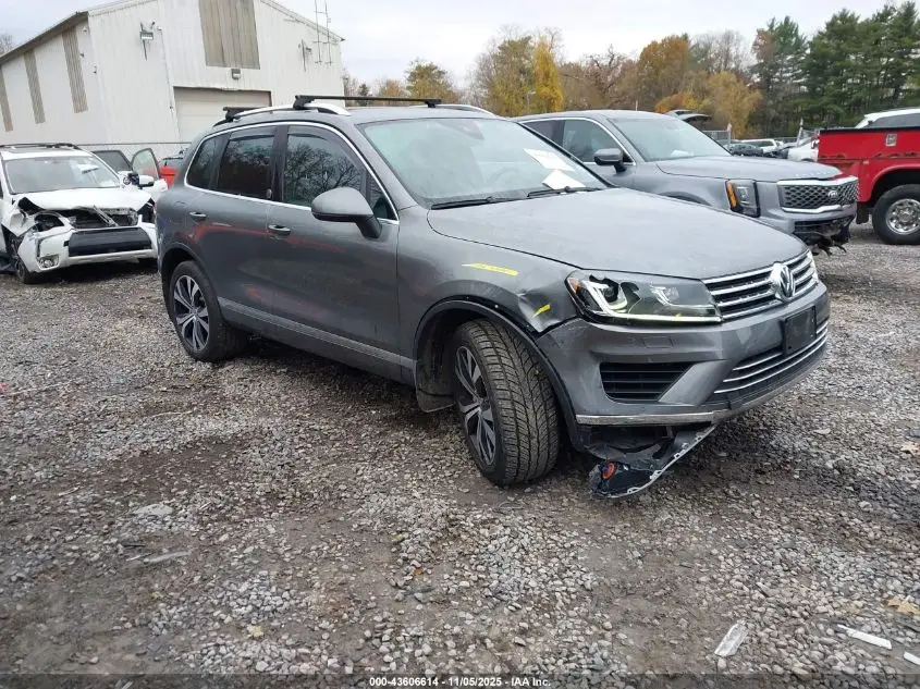 VOLKSWAGEN TOUAREG 2017. Lot# 43606614. VIN WVGRF7BP2HD000767. Photo 1