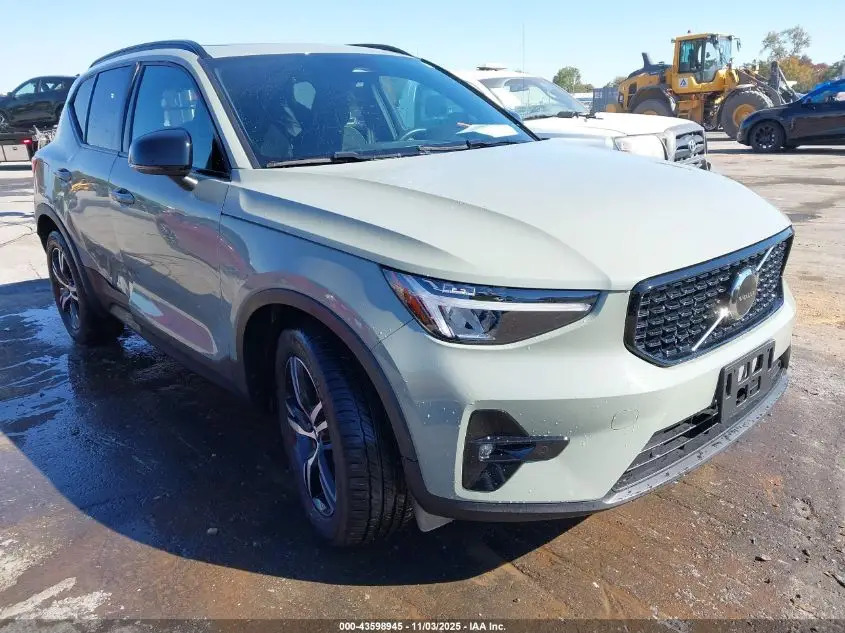 VOLVO XC40 2023. Lot# 43598945. VIN YV4L12UWXP2943710. Photo 1