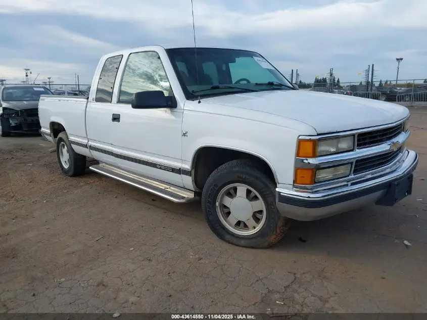 CHEVROLET C1500 1999. Lot# 43614550. VIN 1GCEC19R9XR112662. Photo 1